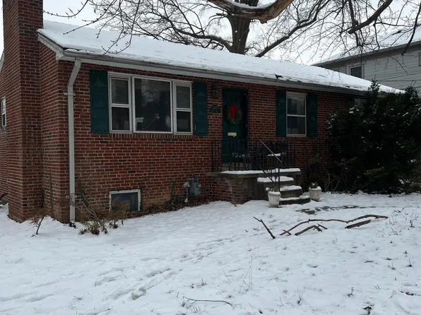 1207 Offutt Dr, Falls Church, VA 22046