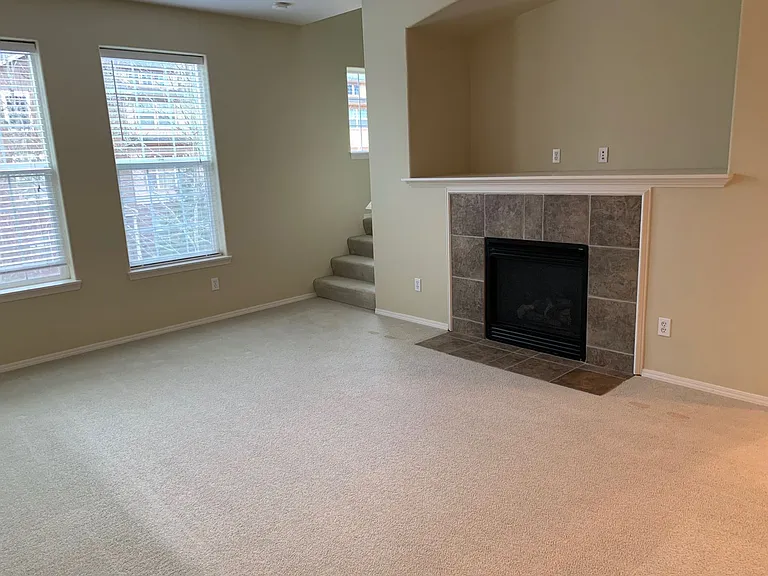 6031 NE Maidstone St — Photo 4