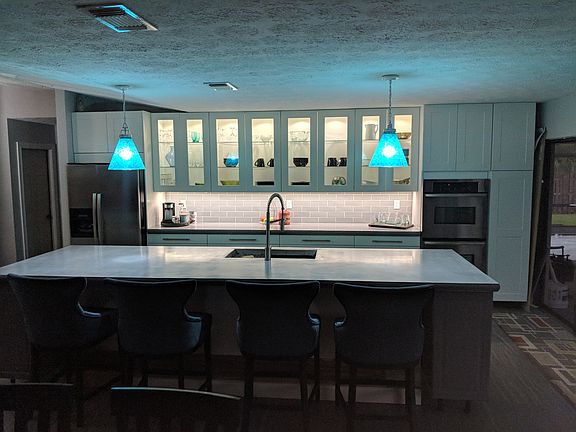 Large Kitchen 