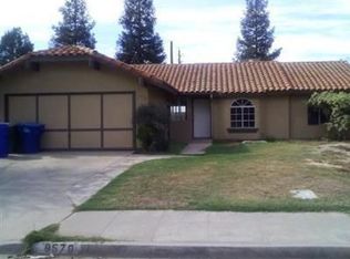 8579 S Rene Lopez St, Parlier, CA 93648