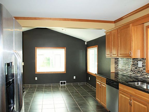 4th image of 1368 Birmingham St