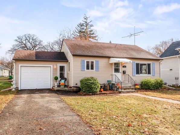 573 Grove St SW, Hutchinson, MN 55350