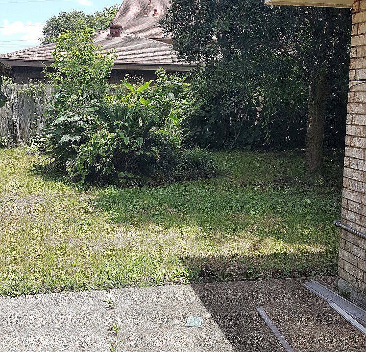 2nd image of 10 Yosemite Dr
