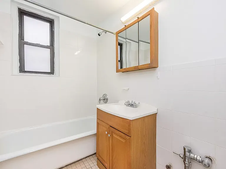 3119 33rd St #6 — Photo 3