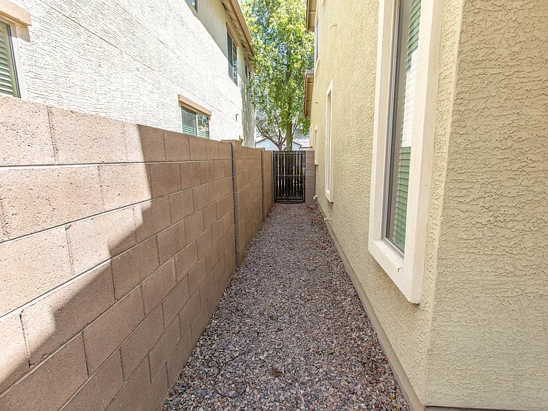 18815 E Swan Dr — Photo 46