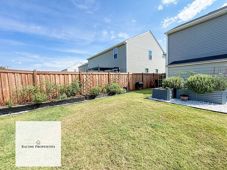 624 Batchomble Ln — Photo 17