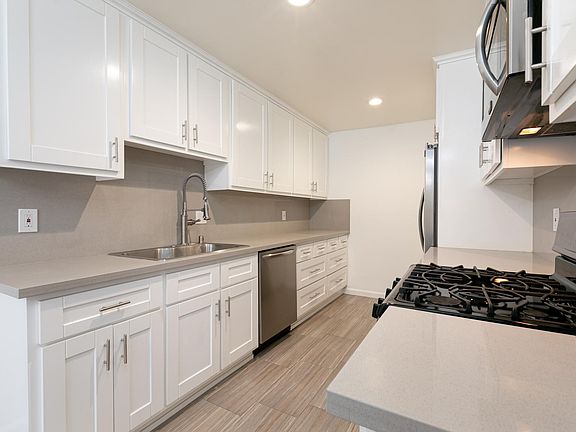2nd image of 1432 S Saltair Ave #103A