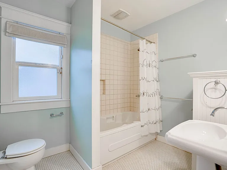 6520 21st Ave NW — Photo 9