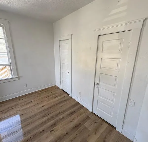 111 W State St #5 — Photo 4