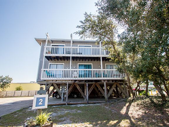 Unit 221, upper level