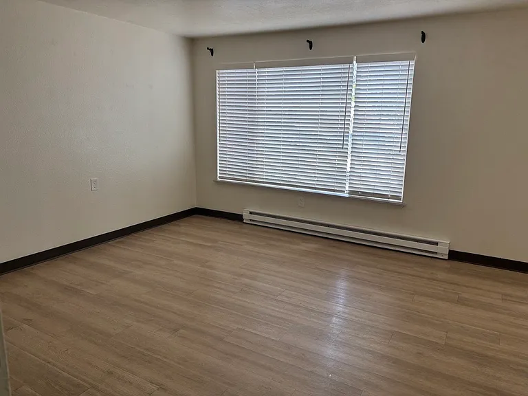 Treaty Rock Apartments — Photo 4