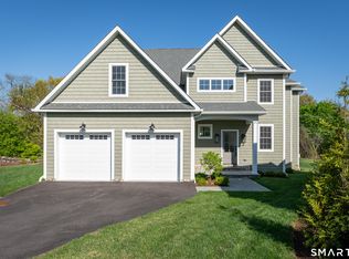 6 Walnut Ridge Ct, Stamford, CT 06905