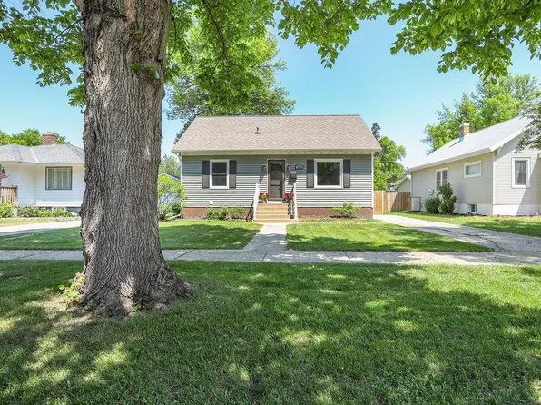 106 W Beech Ave, Fergus Falls, MN 56537