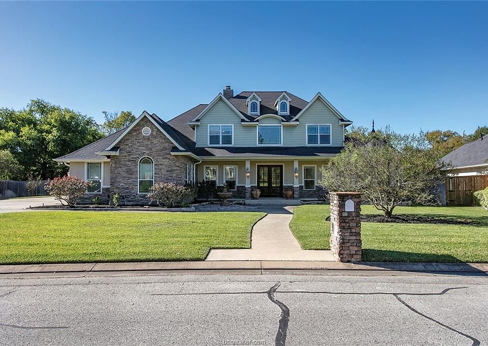 1st image of 726 Plum Hollow Dr