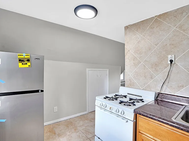 706 Chestnut St — Photo 14