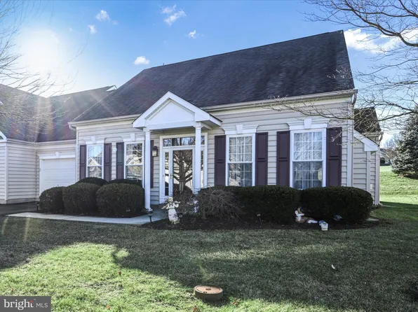 120 Augusta Dr, Honey Brook, PA 19344