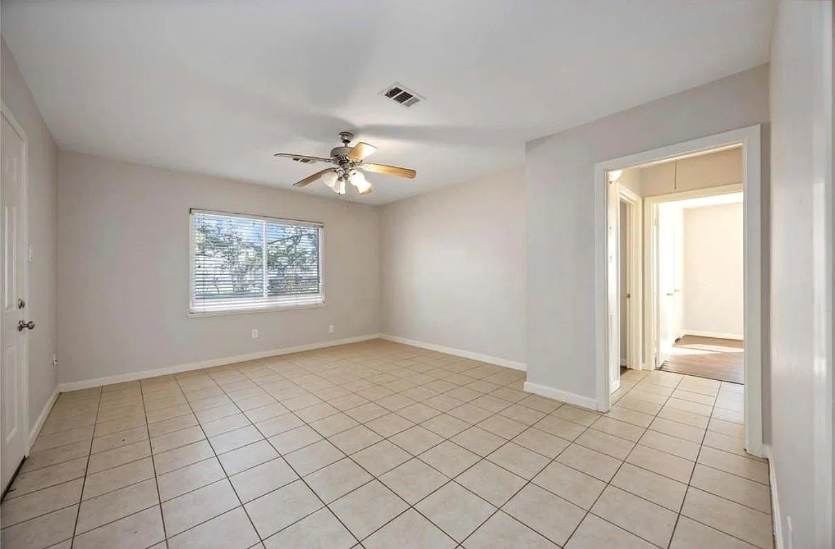 2 bed, 1.0 bath, 839 sqft, $1,600 — Photo 4
