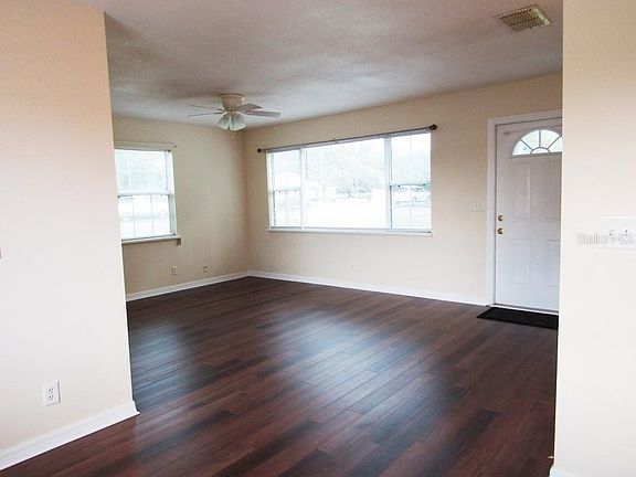 4th image of 3020 Azalea Ave
