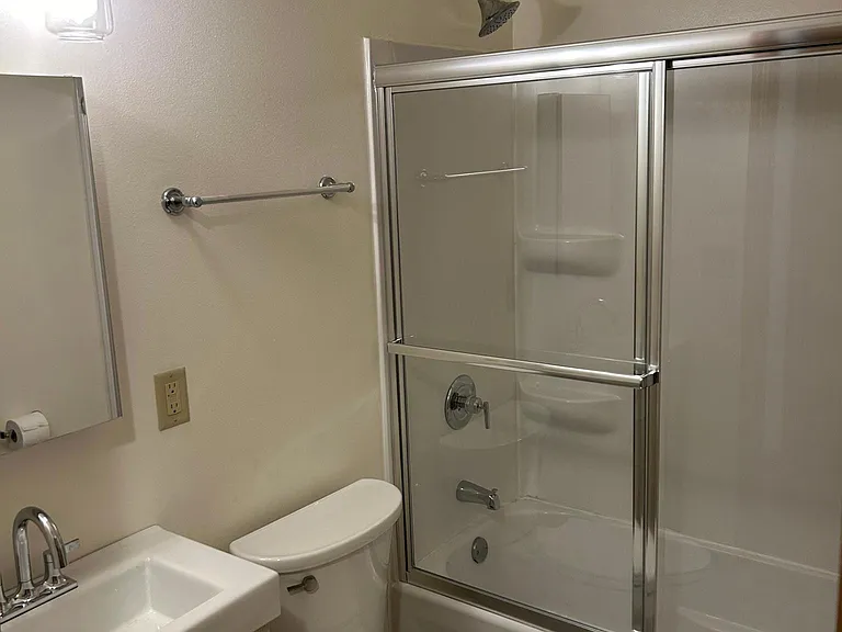 upstairs full bath