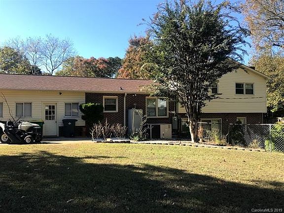 2nd image of 610 Sunset Dr
