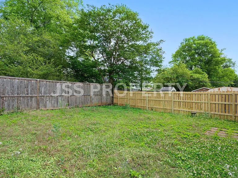 2267 Cheshire Dr — Photo 28
