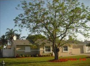 253 La Paz Dr, Kissimmee, FL 34743