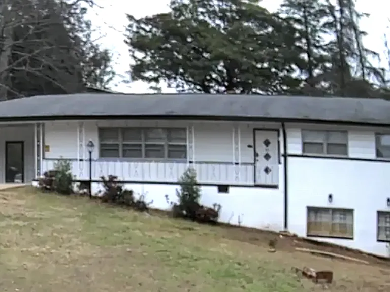 5618 Sequoia Dr — Photo 2