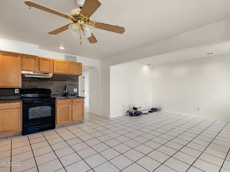7360 S Vista Del Arroyo — Photo 9