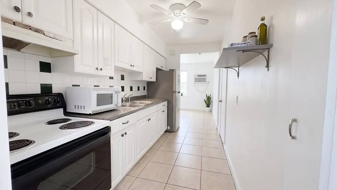 2 bed, 950 sqft, $1,850 — Photo 2