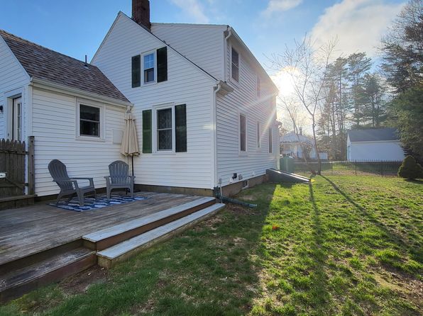 60 Bourne Ave, Wells, ME 04090
