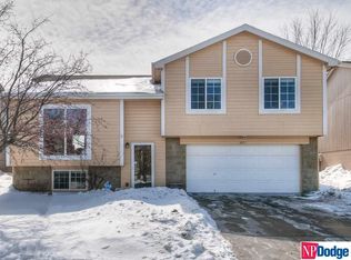 18911 R St, Omaha, NE 68135