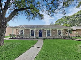 1927 Westlake Rd, Houston, TX 77062