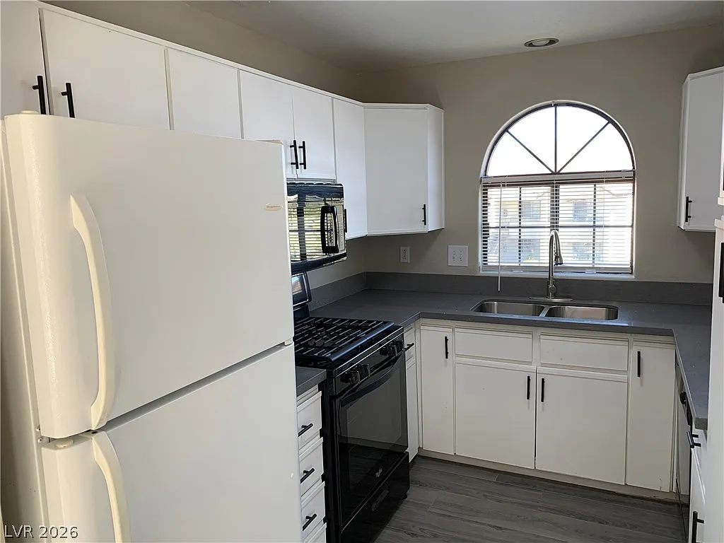 2 bed, 2.0 bath, 1056 sqft, $1,445 — Photo 4