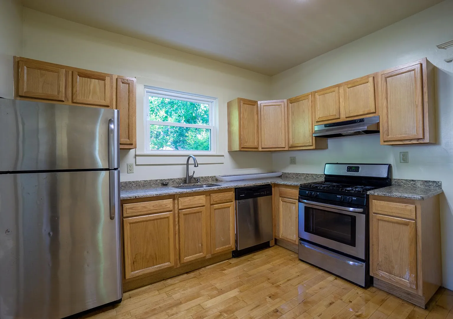 614 Ackerman Avenue - Available 6/1/27 - Large Single Family Home — Photo 2