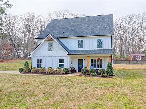 2nd image of 1179 Simmons Rd