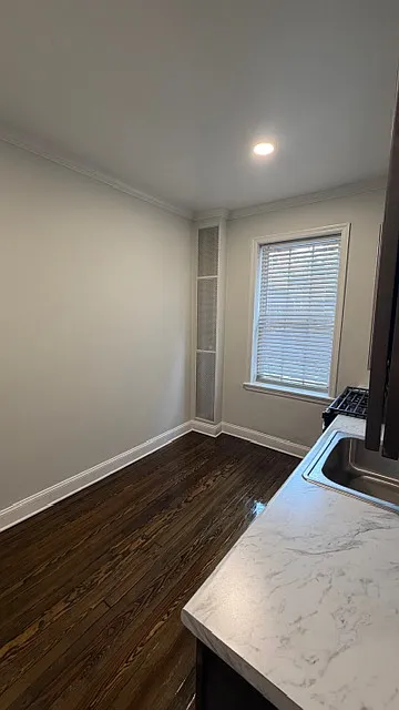 28 Duncan Ave Apartments — Photo 3