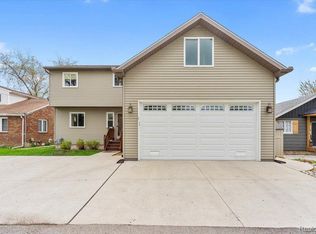 13516 Venetian Dr, Monroe, MI