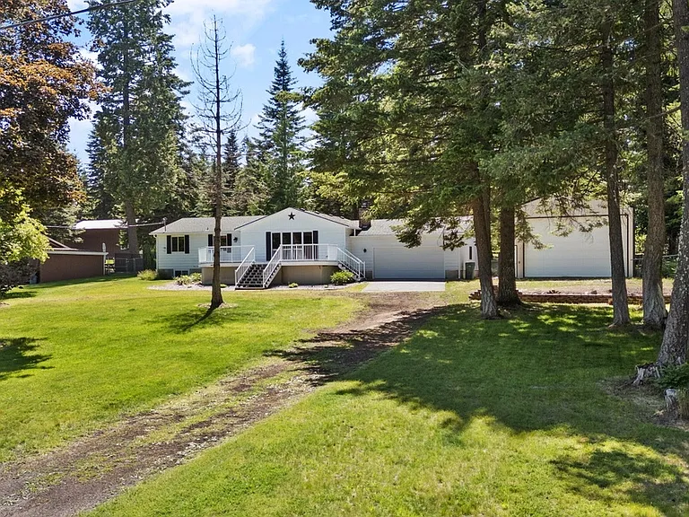 12773 N Hauser Lake Rd — Photo 3