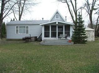 8920 Stephens Dr, Jonesville, MI 49250
