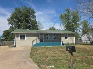 612 Lacy St, Richland, MO 65556