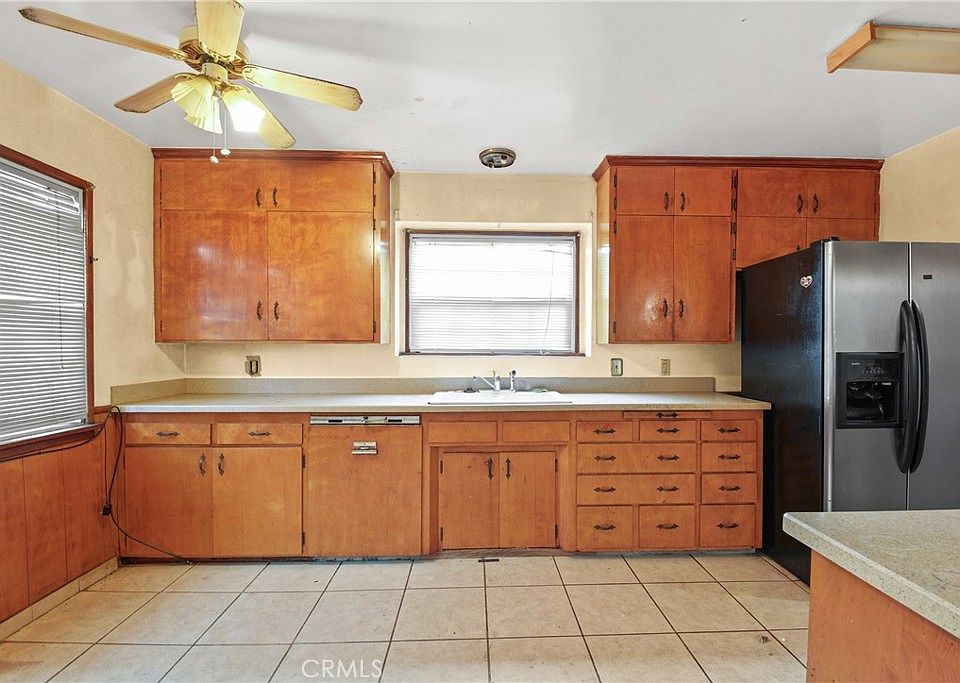 2nd image of 1122 W 124th St