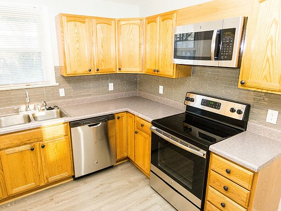 4th image of 124 Bayview Dr