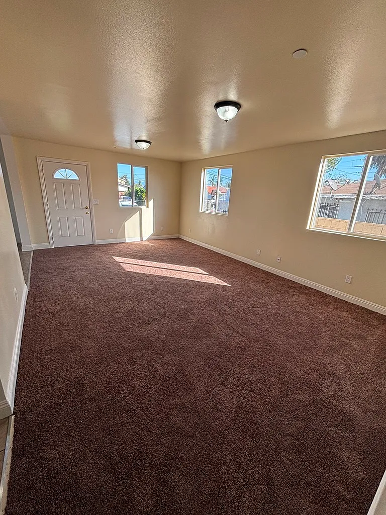 5 bed, 1753 sqft, $3,800 — Photo 3
