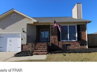 5631 La Costa Dr, Hope Mills, NC 28348