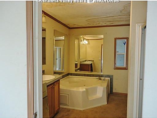 5th image of 1046 Chestnut St