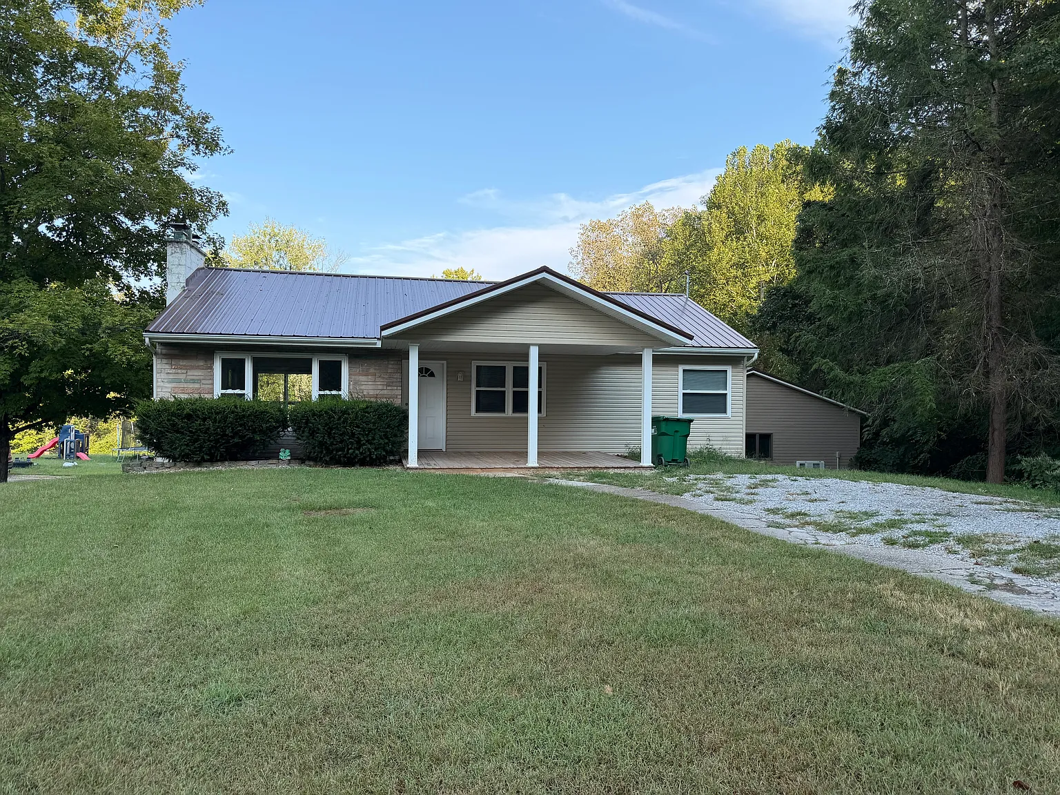 879 Charleston Rd — Photo 1