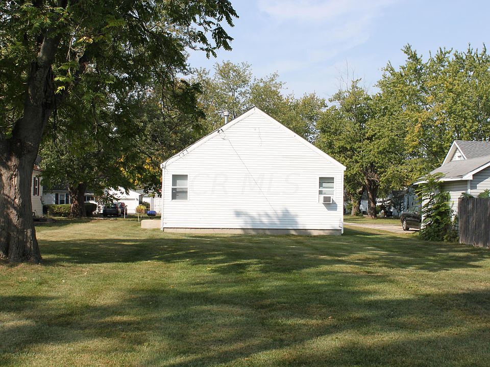 2nd image of 636 High St #16