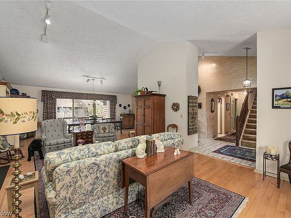 5th image of 1050 Creek Ln #11