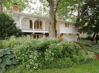 5588 W Danube Rd, Minneapolis, MN 55432