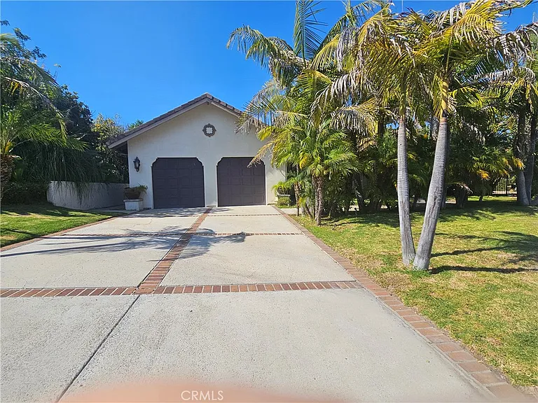 25941 Nellie Gail Rd — Photo 4